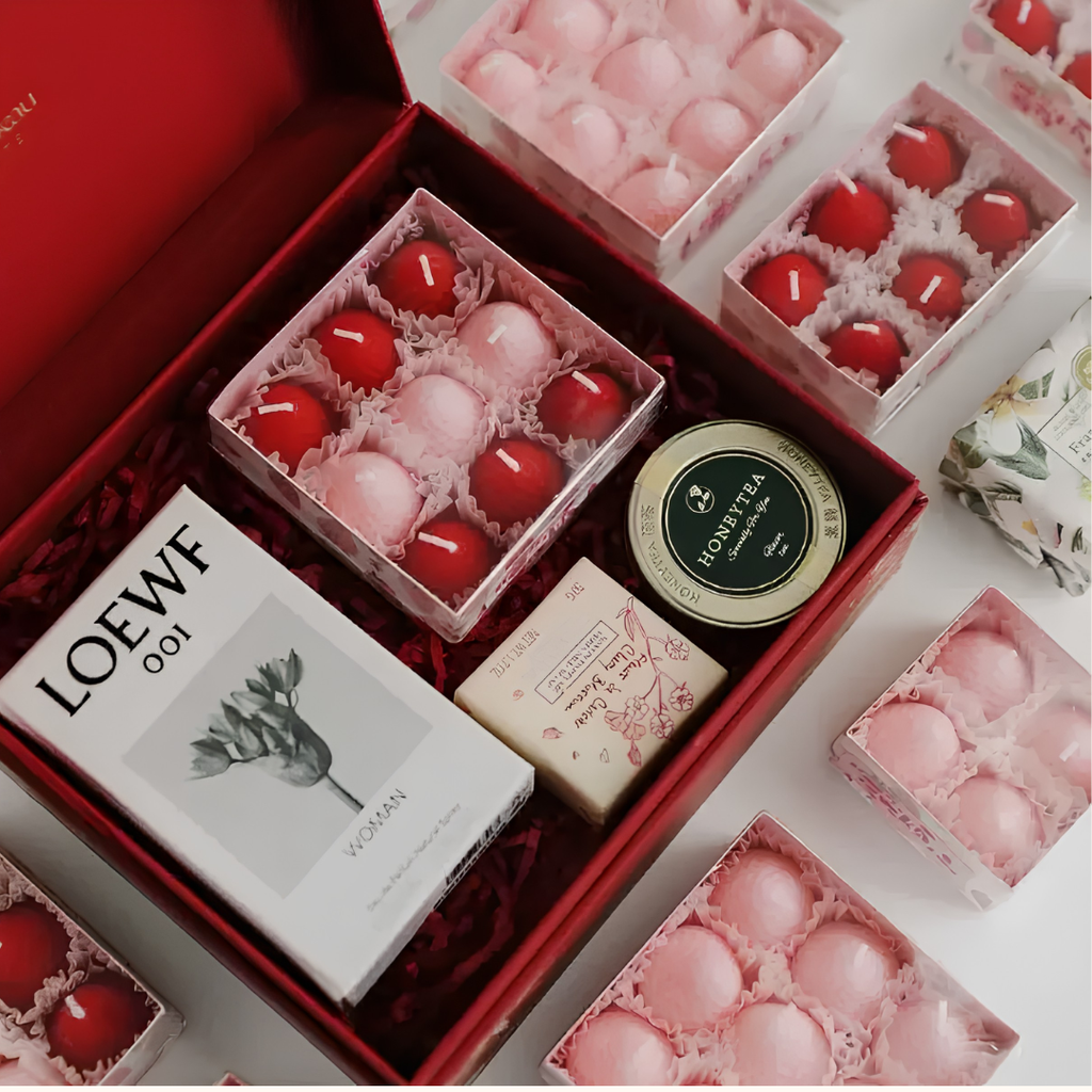STRAWBERRY SCENTED CANDLE GIFT SET - 5 OPTIONS