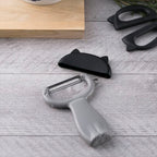 KAI NYAMMY CAT-SHAPED PEELER
