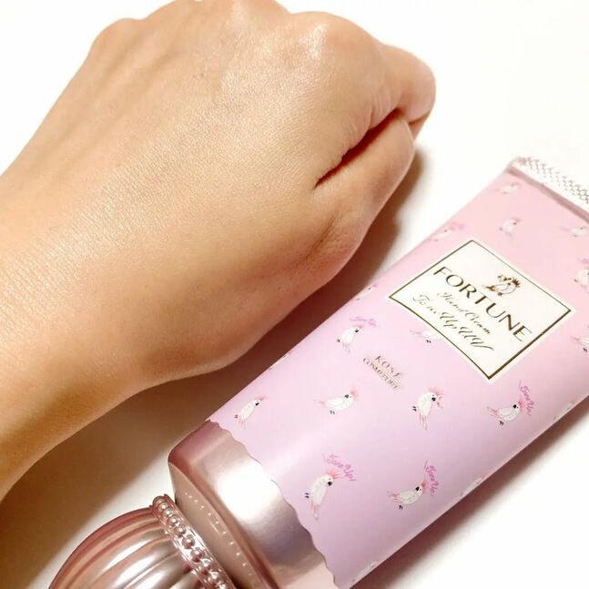 KOSE FORTUNE FRAGRANCE TONE-UP HAND CREAM MARIA LILY SCENT 60G