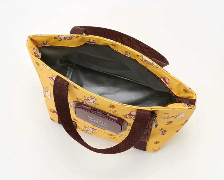 SKATER INSULATED LUNCH BAG WITH WET TISSUE POCKET WINNIE THE POOH