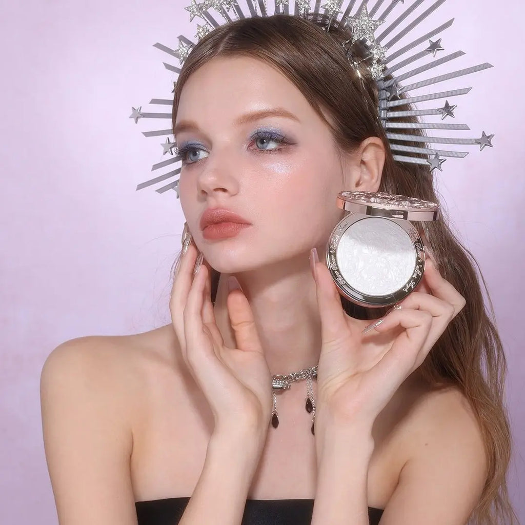 FLOWER KNOWS LITTLE ANGEL EMBOSSED HIGHLIGHTER POWDER #L04 MOON RIVER