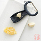 KAI NYAMMY CAT-SHAPED PEELER