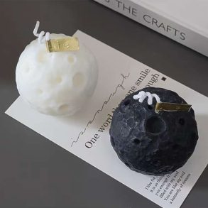 Monochrome Planet Candles